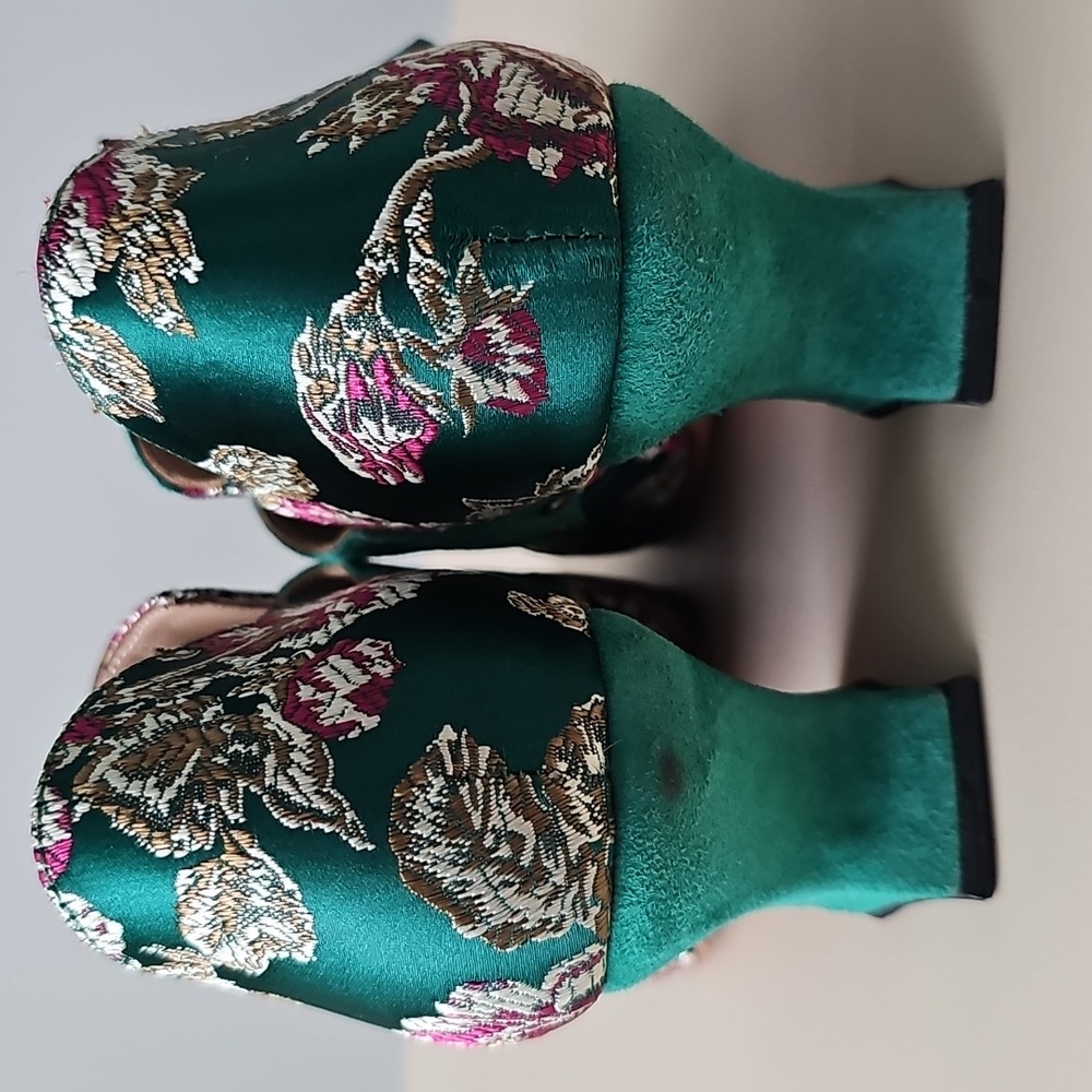 John Fluevog Green Bishop Heels - Picture 4 of 6